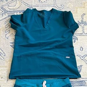 Figs teal casma top- small